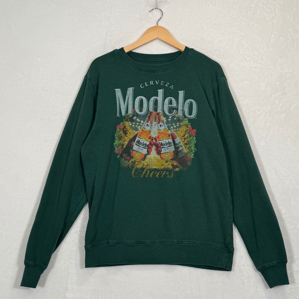 Modelo Green Graphic Holiday Sweatshirt Medium